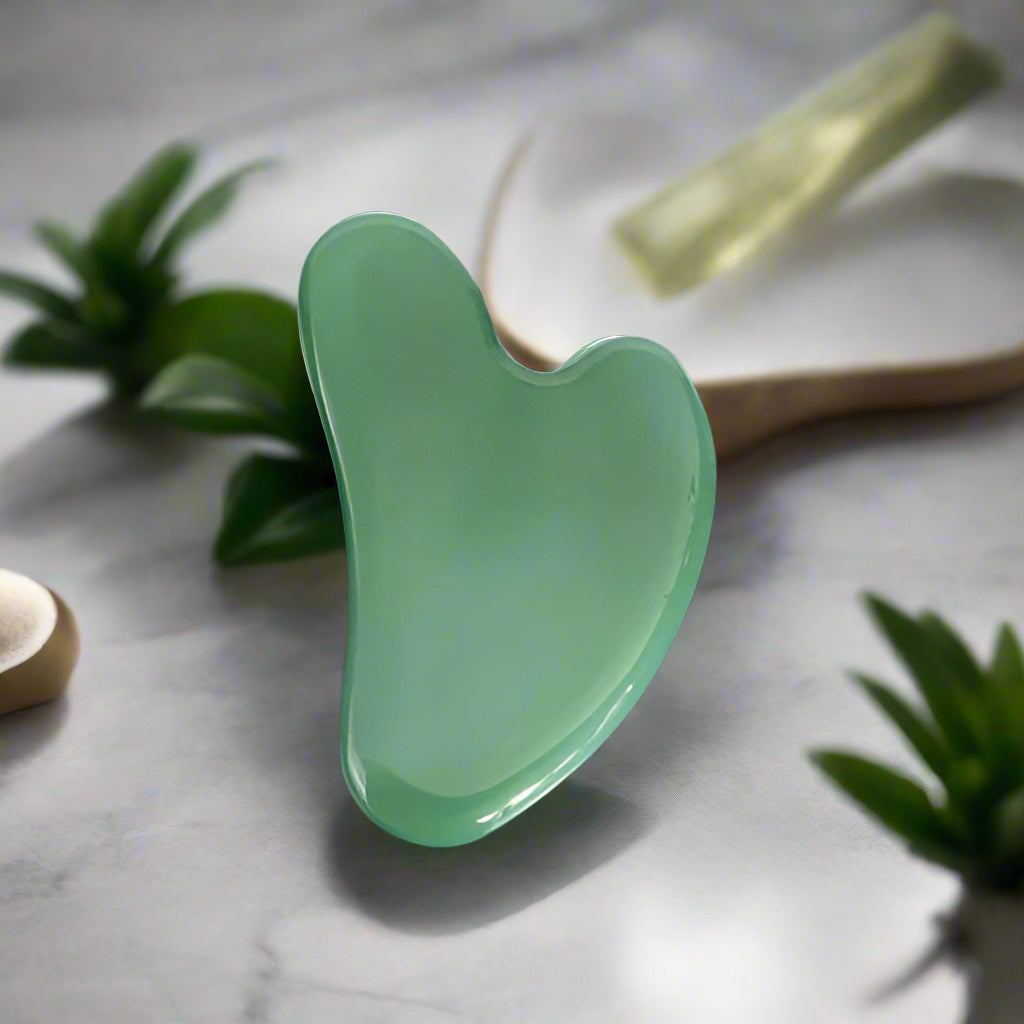 ARA.& JADE GUA-SHA HEART-SHAPED MASSAGE TOOL